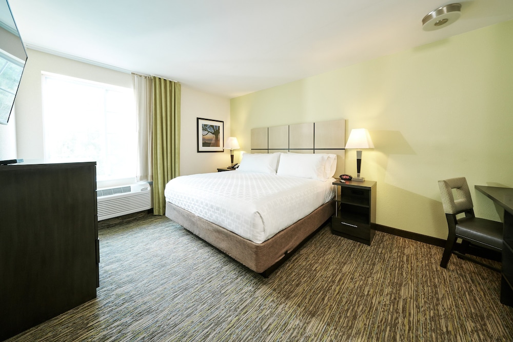 Candlewood Suites Santa Maria 14/75