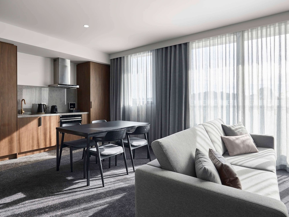 Rydges Ringwood 30/59