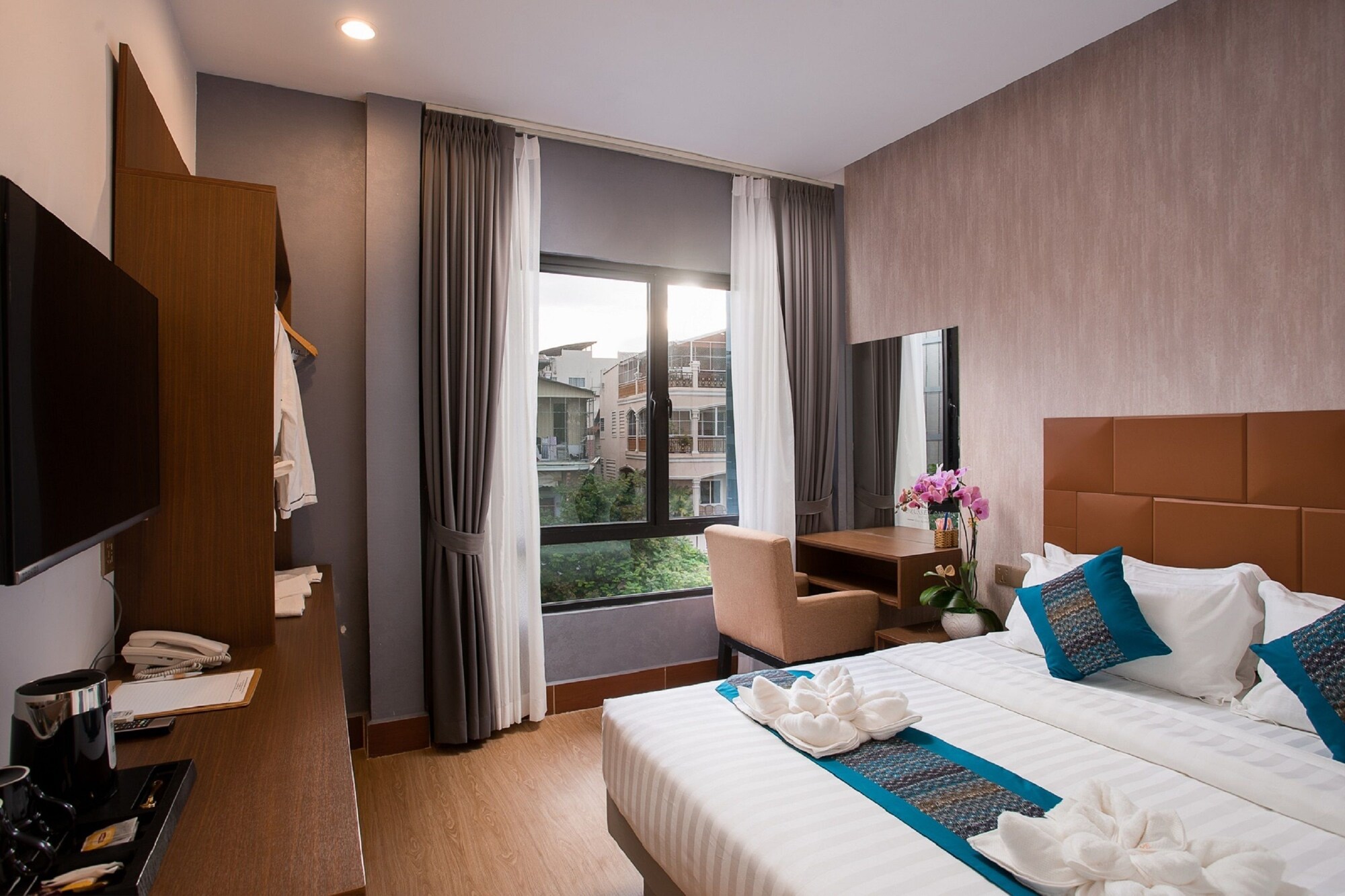 SUPERIOR, DOUBLE BED