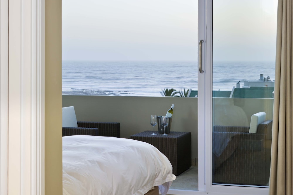 Atlantic Villa Boutique Guesthouse 7/71