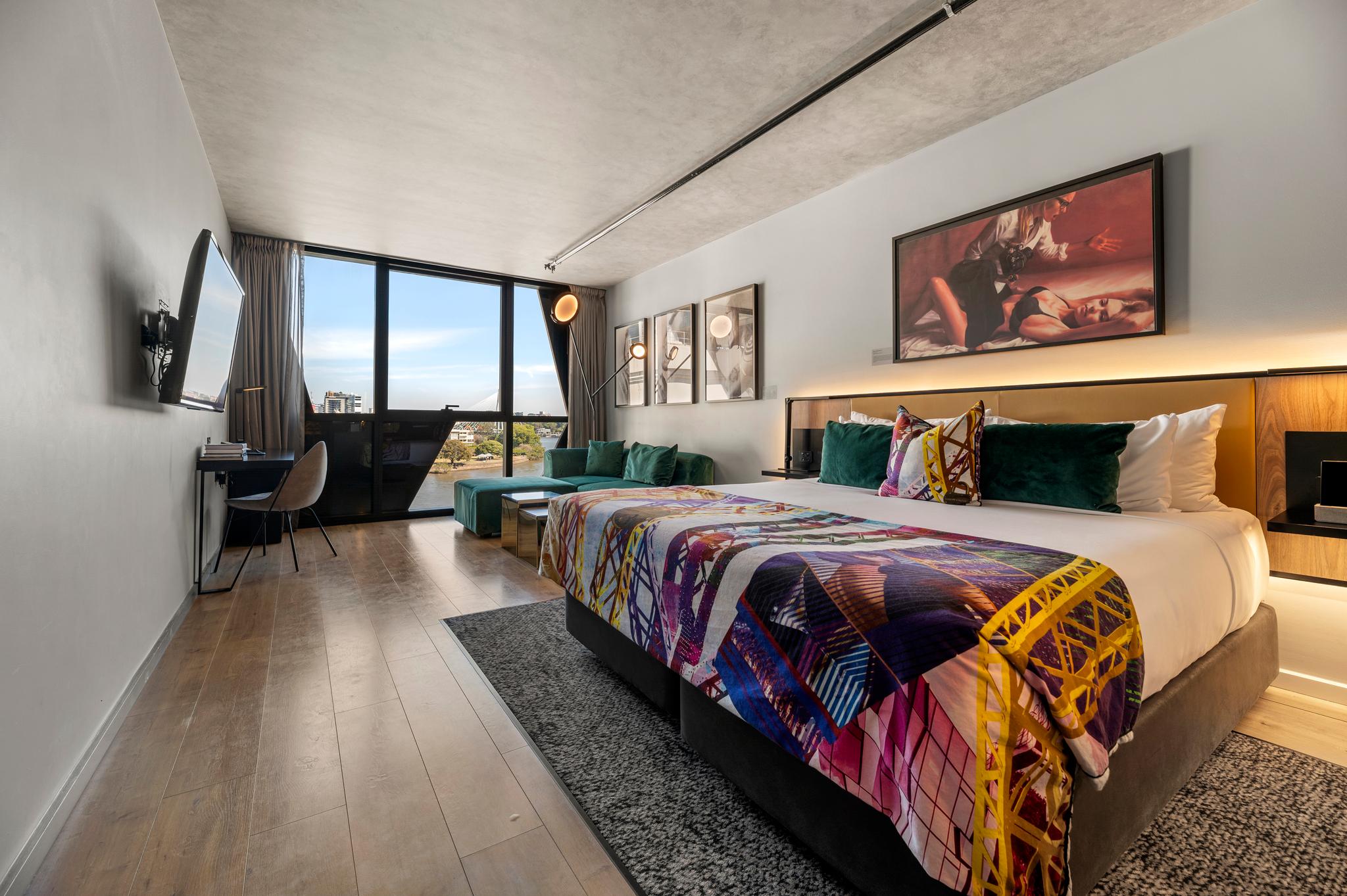 ROOM, RIVER VIEW
