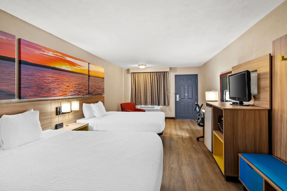 Days Inn by Wyndham Whitmore Lake 20/64