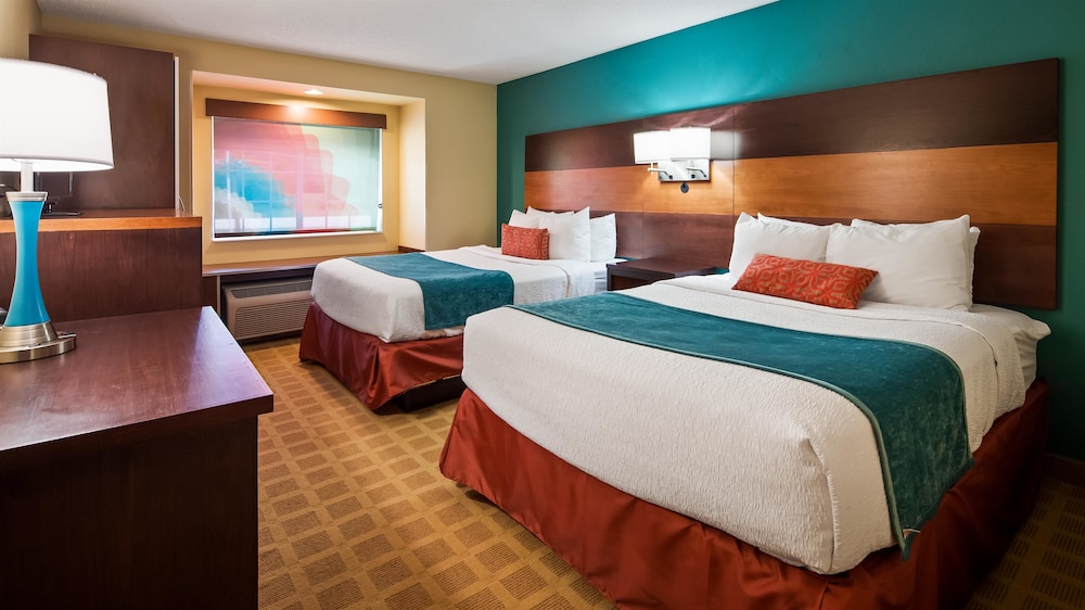 Best Western Plus Harrisburg Mechanicsburg 10/36