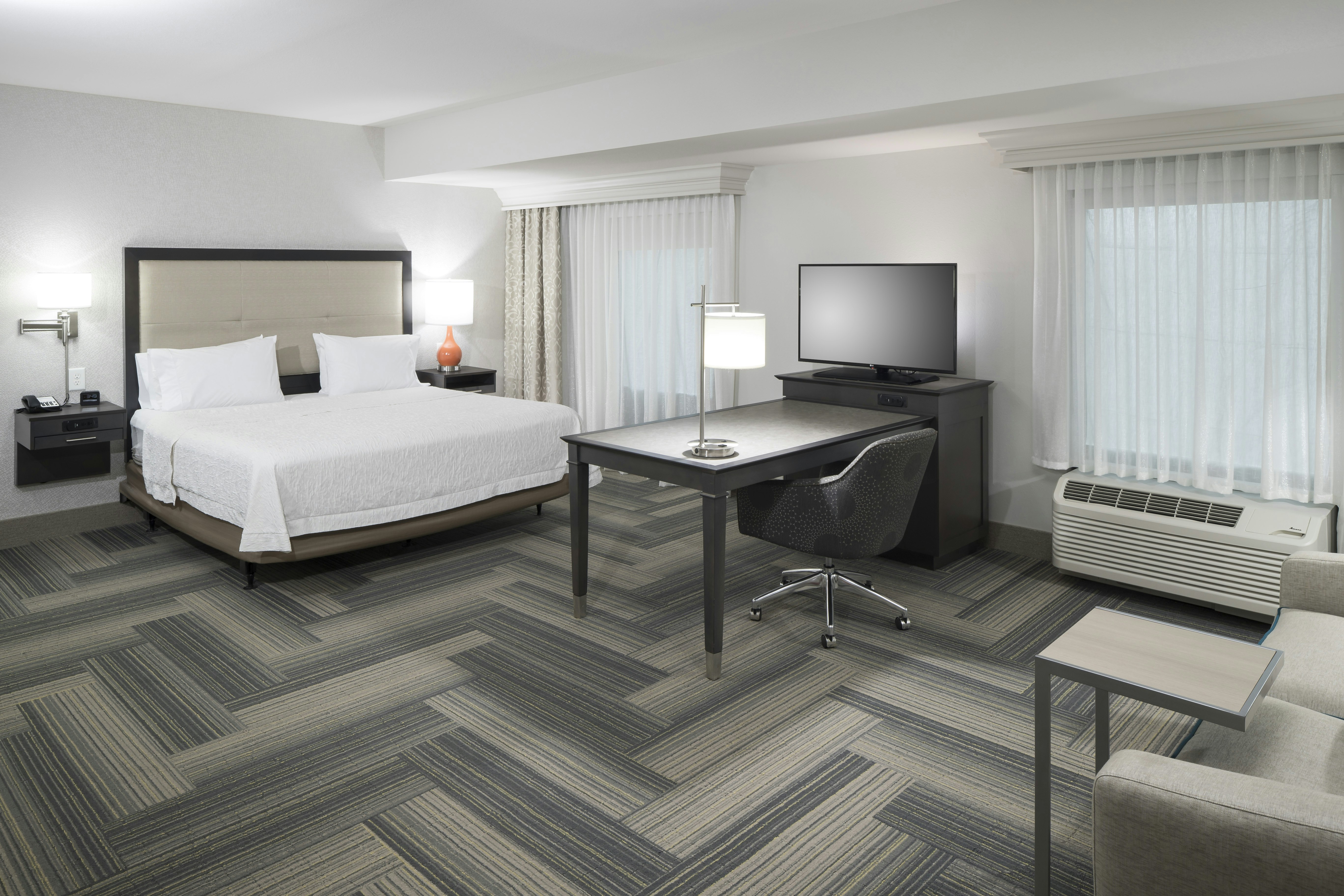 STUDIO, KING BED, ACCESSIBLE