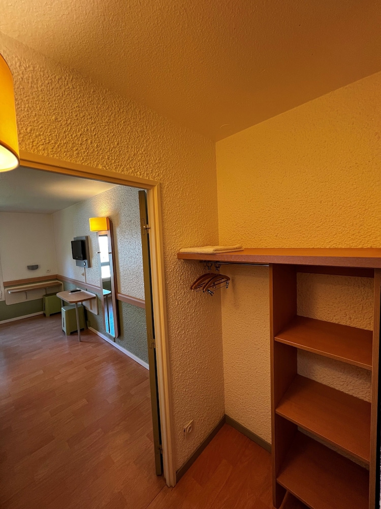 ibis budget Marseille Est Porte d'Aubagne 5/23
