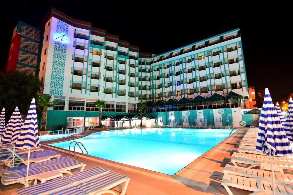 Ananas Hotel 6/33