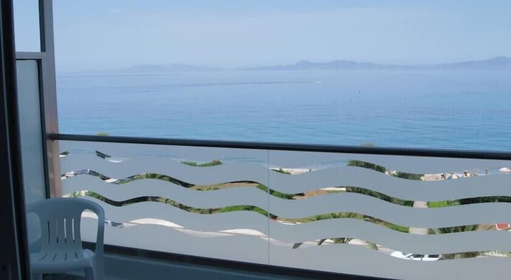 Belair Beach Hotel 47/50