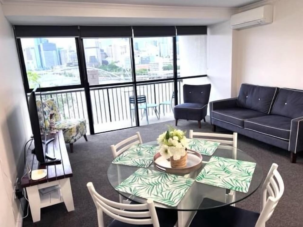 River Plaza Apartments 27/50