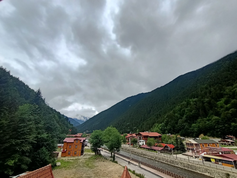 Akpinar Hotel 40/43