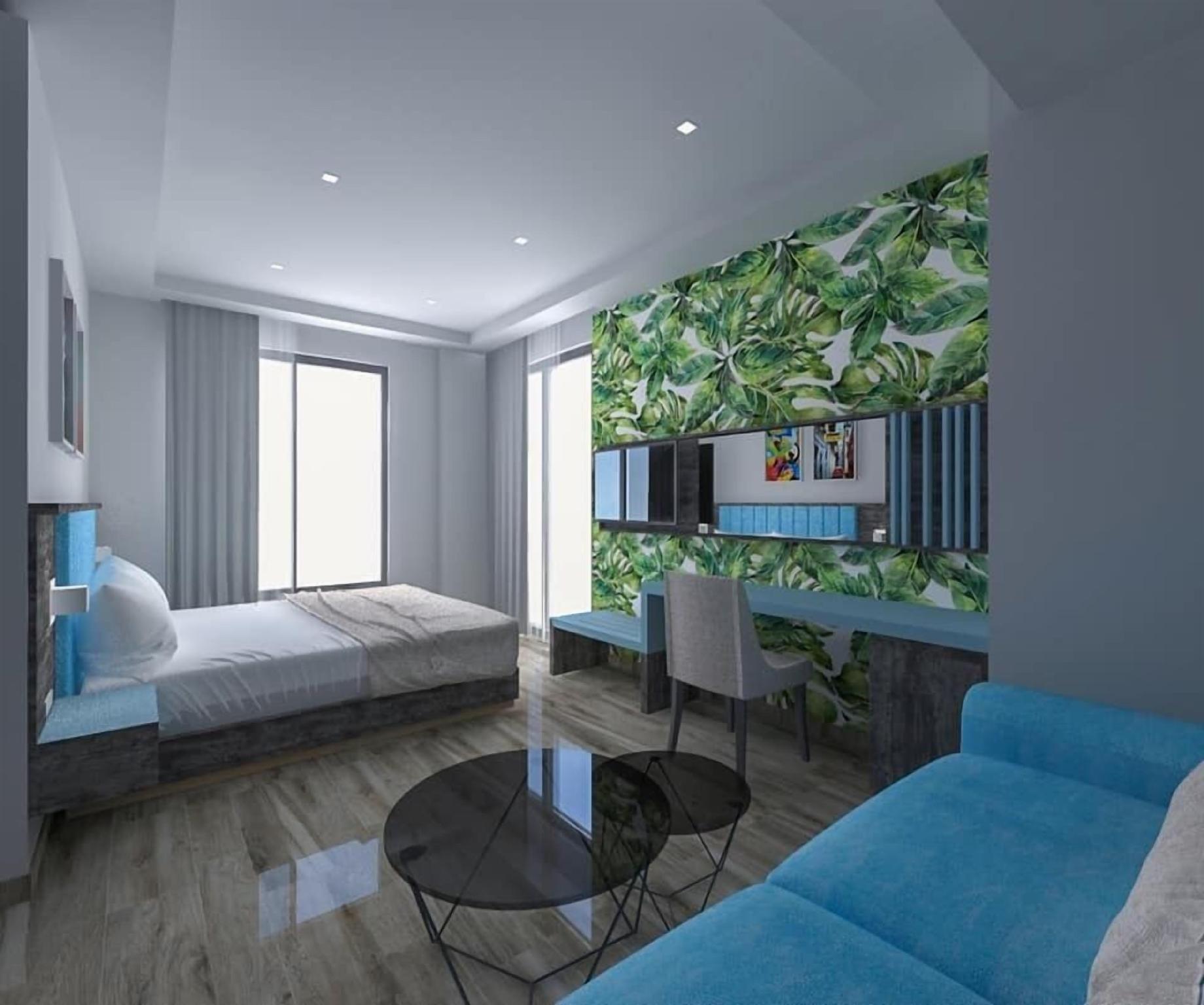 Hotel Del Medio 8/24