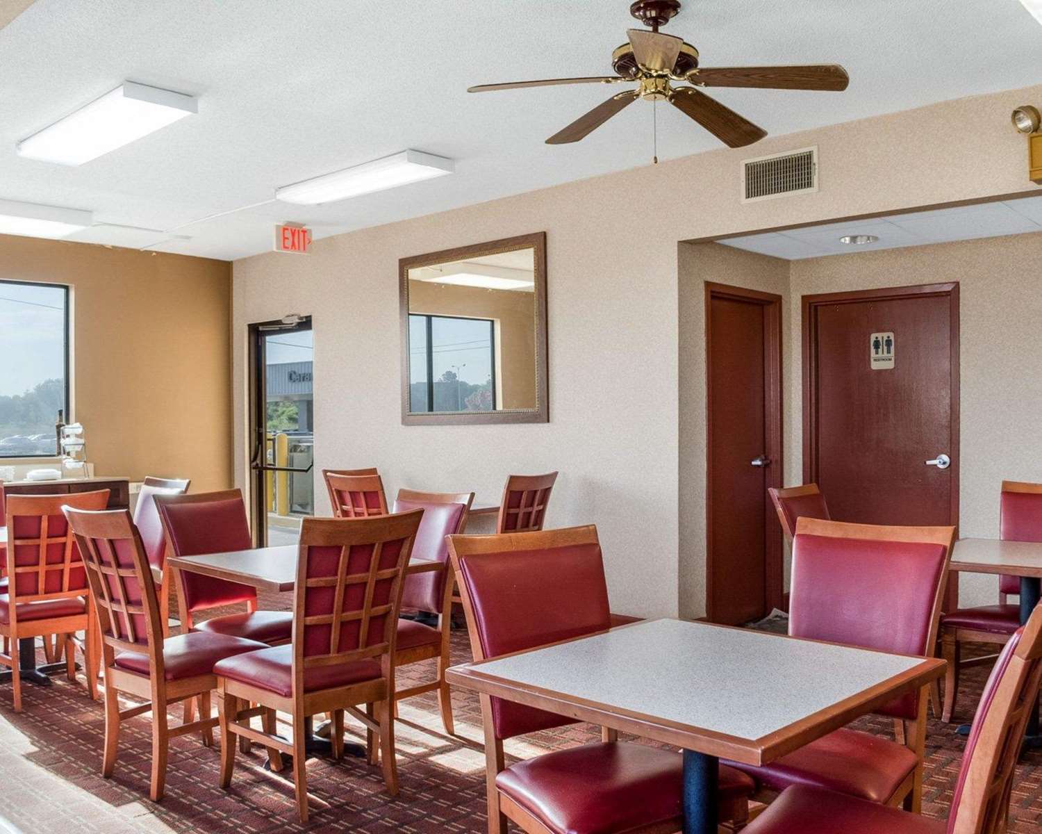 Econo Lodge Greenville MS 13/16