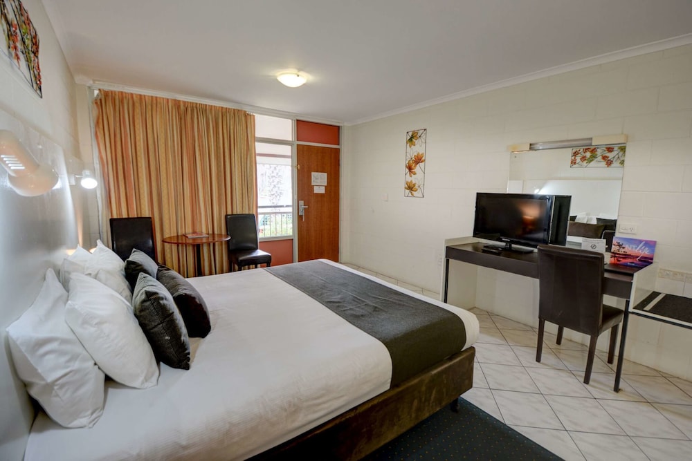 Elkira Court Motel 11/58