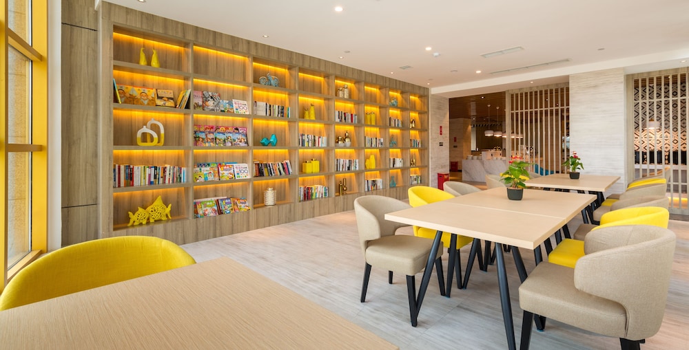 Atour Hotel (Chongqing Hongyadong Riverside) 25/36