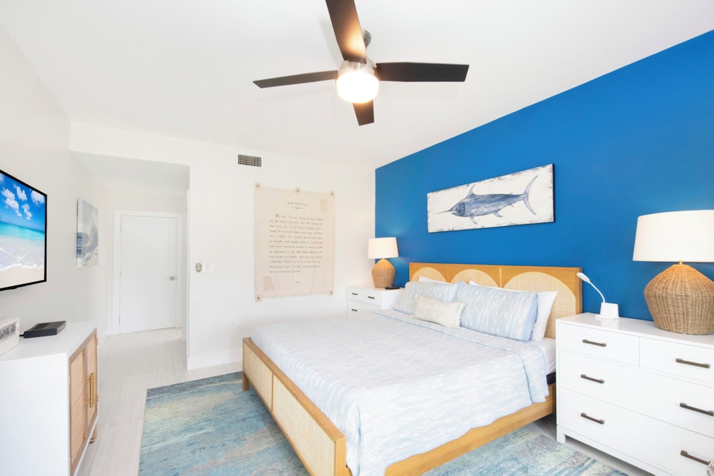 Grandview Condominiums 25/79