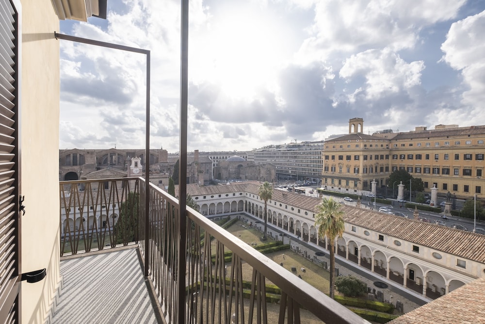 Camplus Hotel Roma Centro 39/45