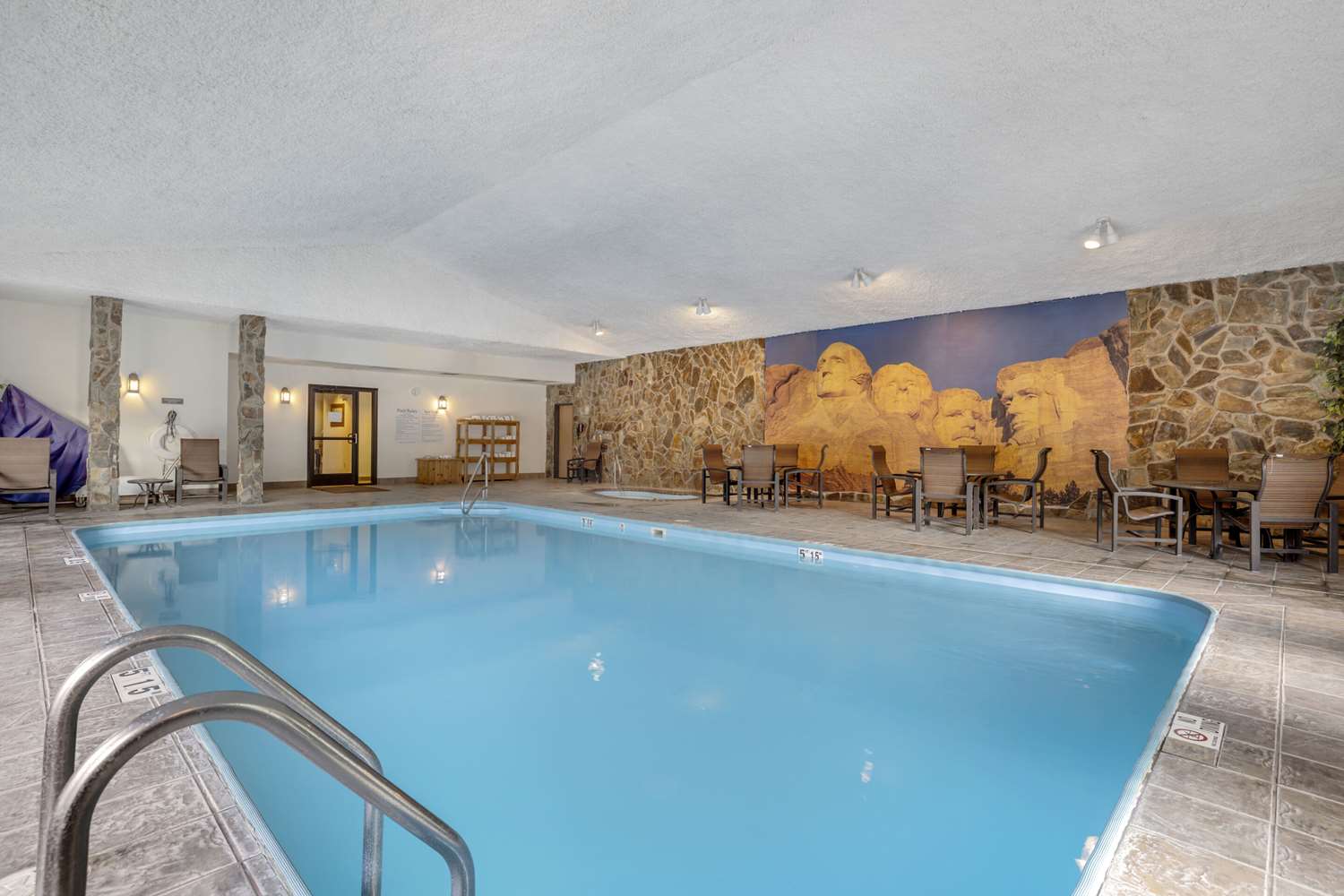 Comfort Inn & Suites Mt. Rushmore 7/14