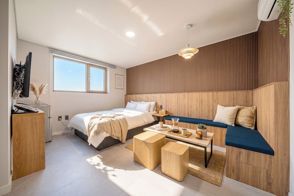 Malu Hotel 27/72