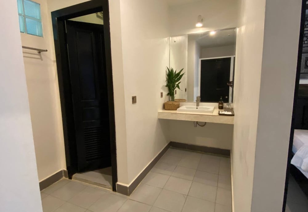 LADEAR ANGKOR BOUTIQUE HOTEL 81/84