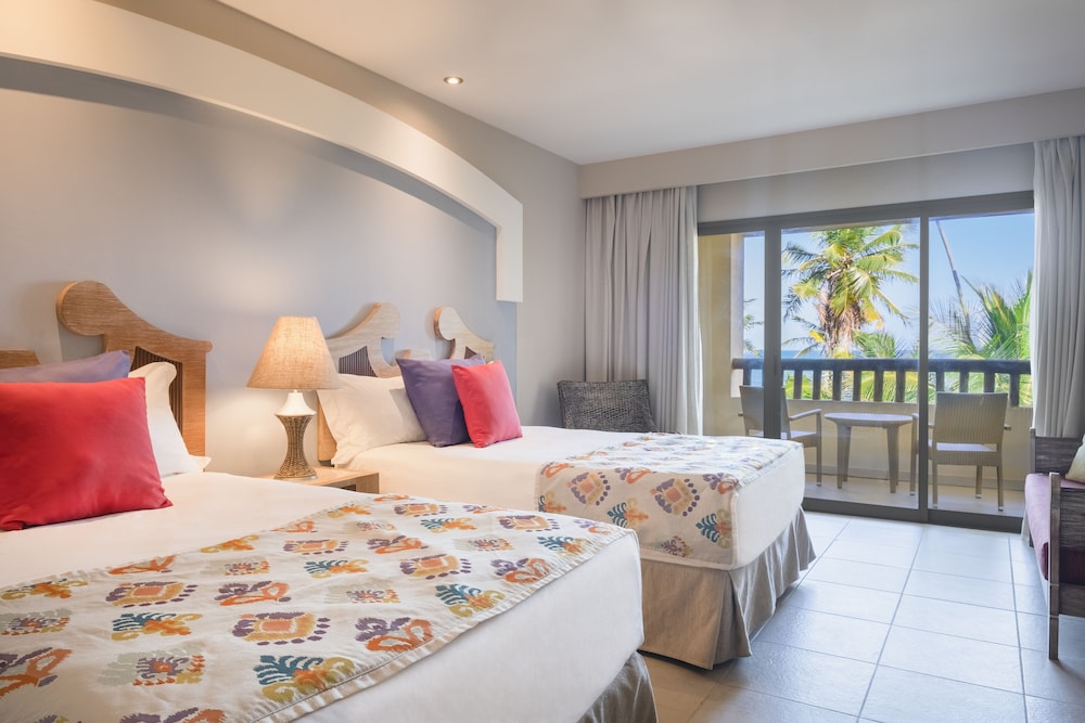 Premium, Single, 2 Double Beds, Ocean Front