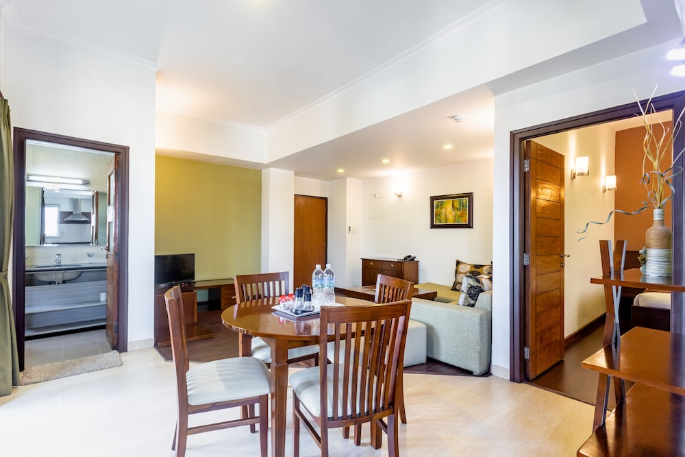 Suite Homes 37/50