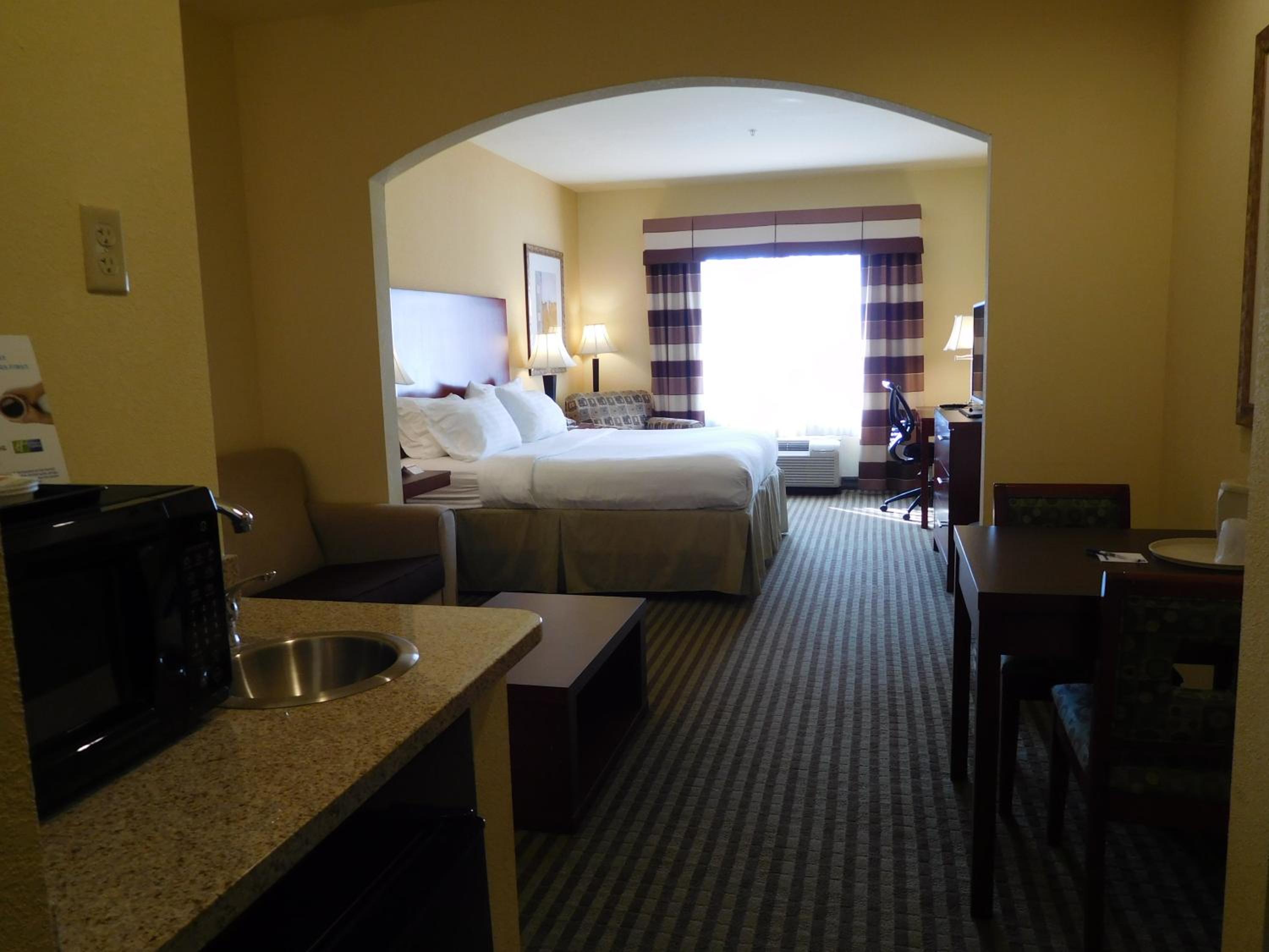 Junior Suite, King Bed, Holiday Inn Express Hotel And Suites Ponca City 6/6