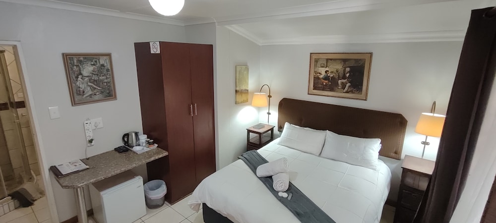 Premiere Guest House 1/20
