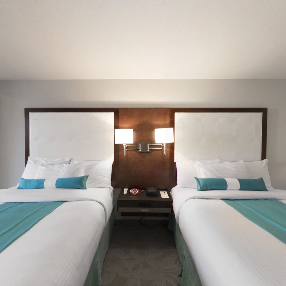 Aqua Blue Hotel & Conference Center 19/61