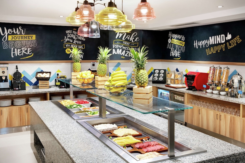 Hampton By Hilton Dubai Al Barsha 51/61