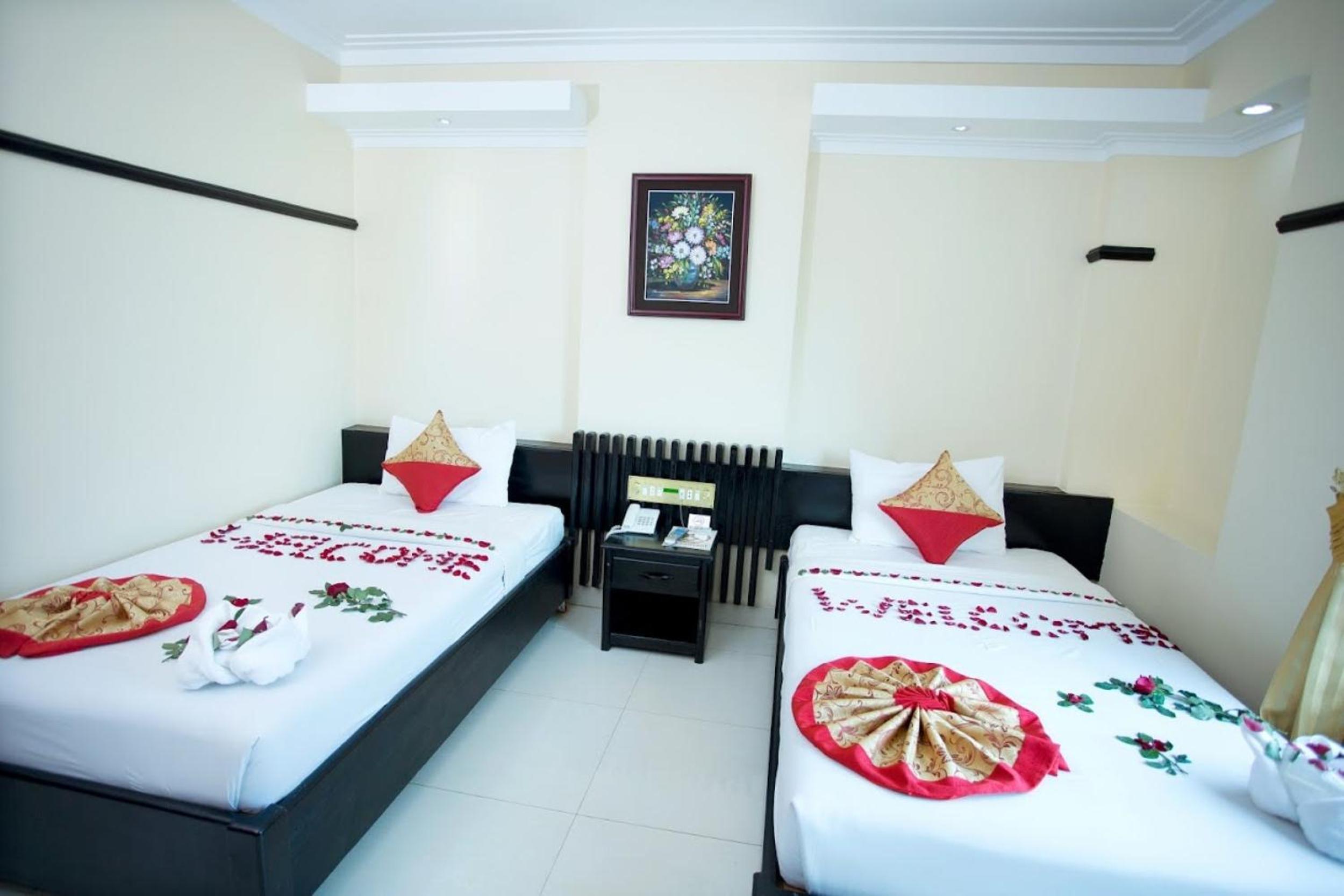 Deluxe, Twin Beds, City View