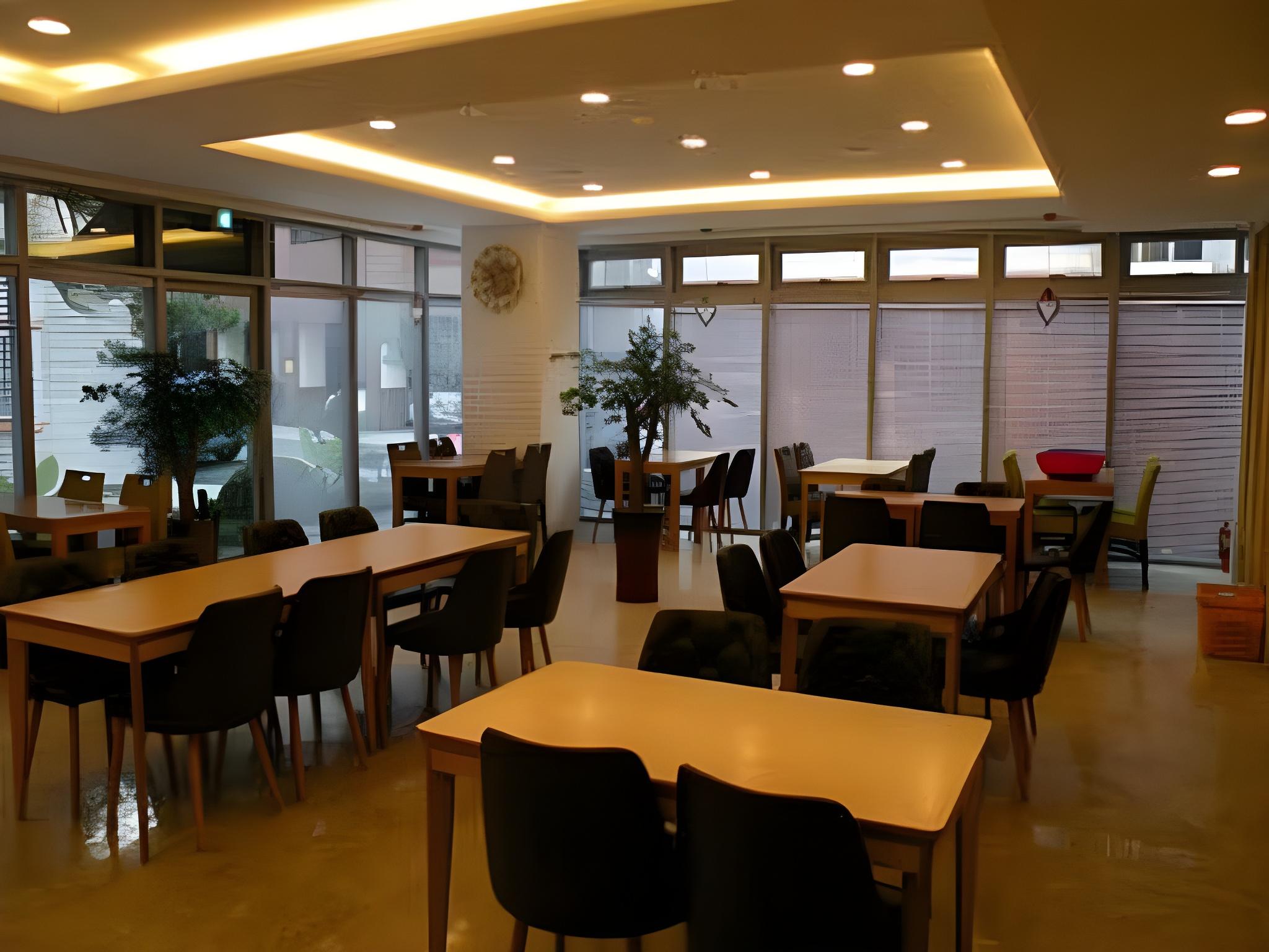 A One Hotel 34/41