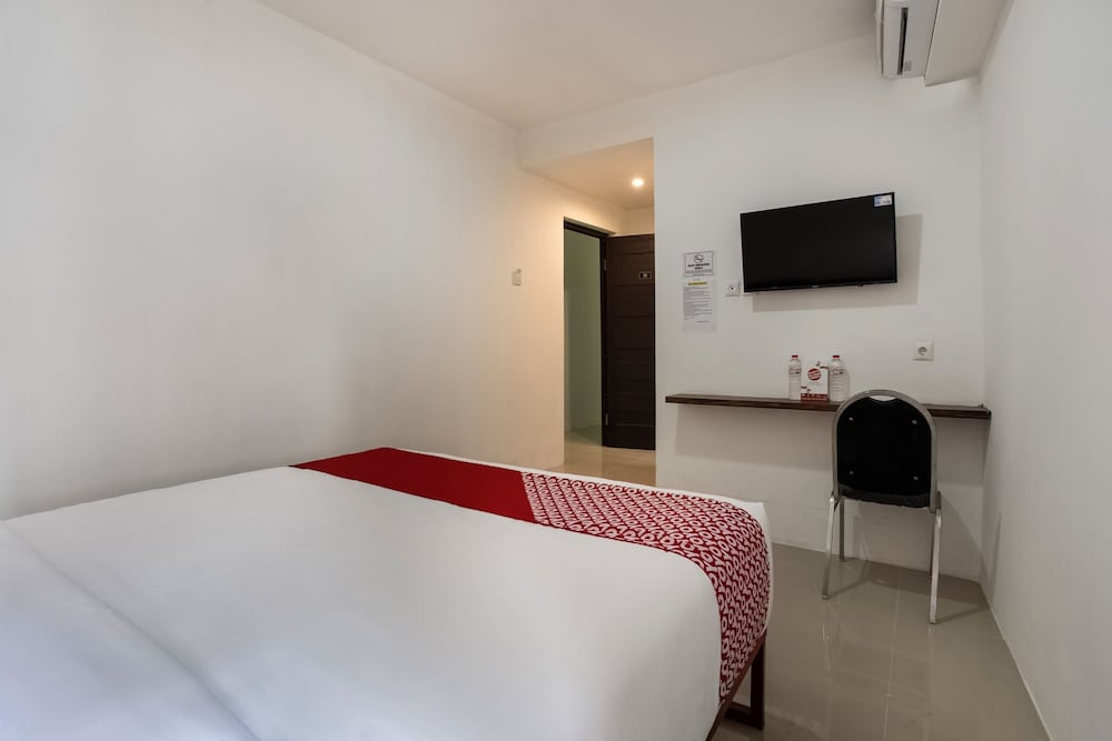 Super OYO Capital O 3463 Cimahi Guest House 3/16