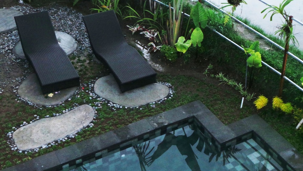 Villa Kemuning 17/40