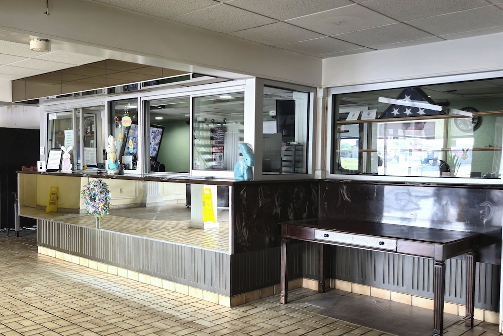River Valley Inn and Suites 6/42