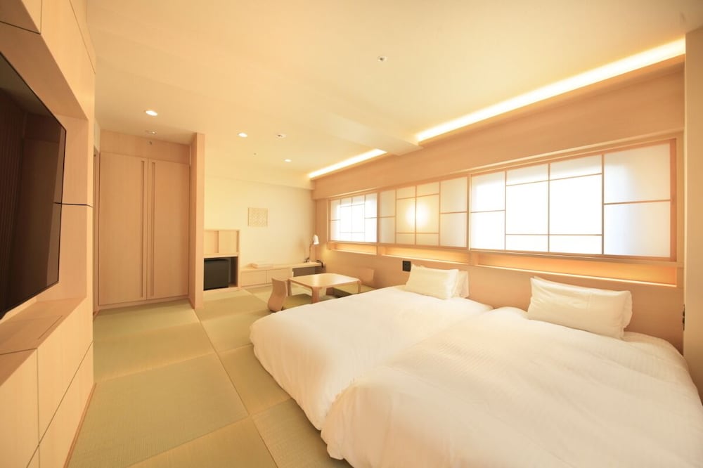 Japanese, Twin Beds