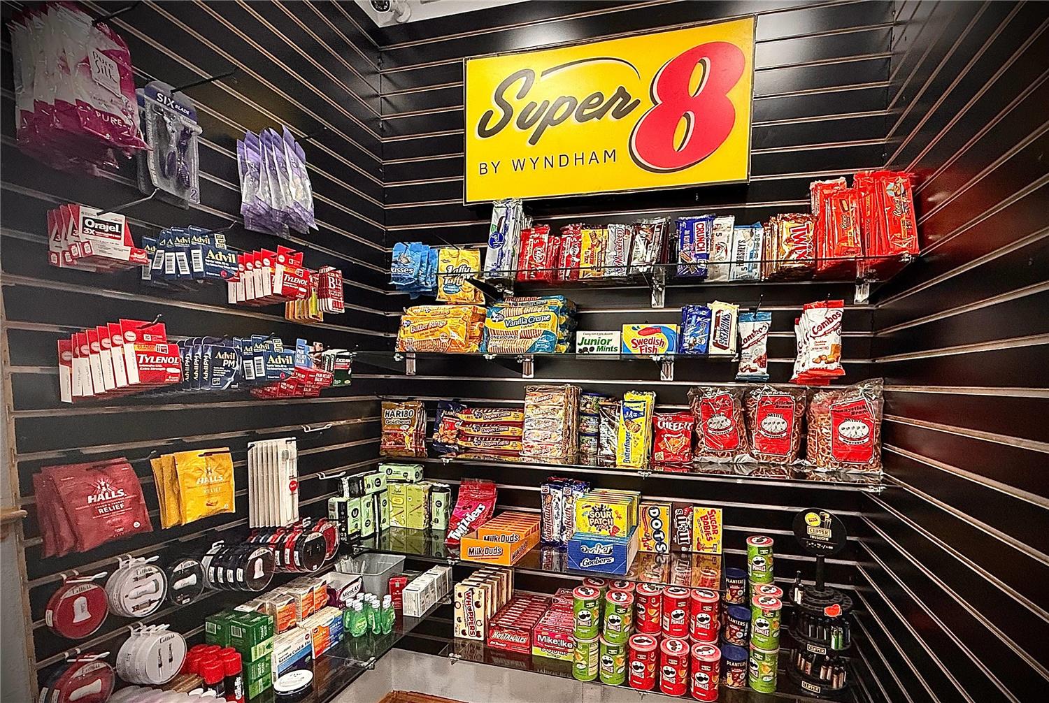Super 8 by Wyndham Uniontown PA 18/29