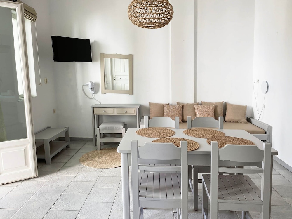 Agnadi Syros Studios & Rooms 27/50