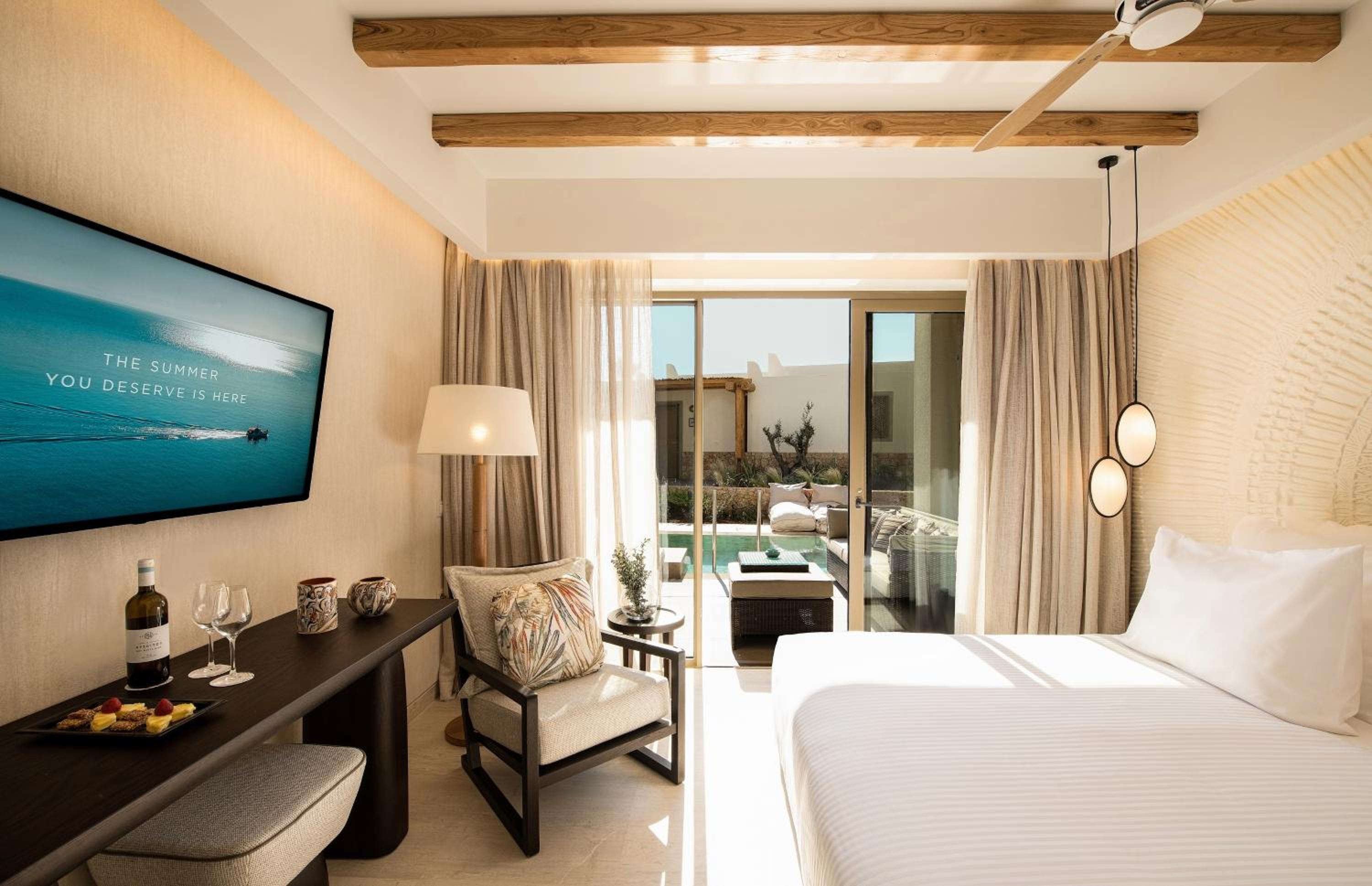 Junior Suite, Shared Pool