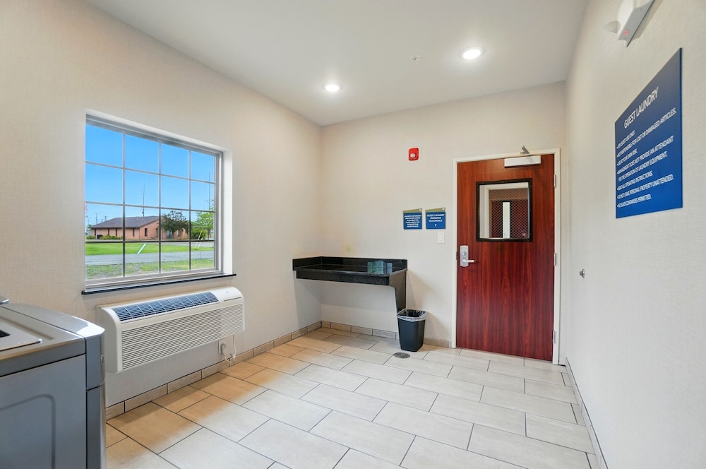 Cobblestone Hotel & Suites - Russells Point at Indian Lake 5/50