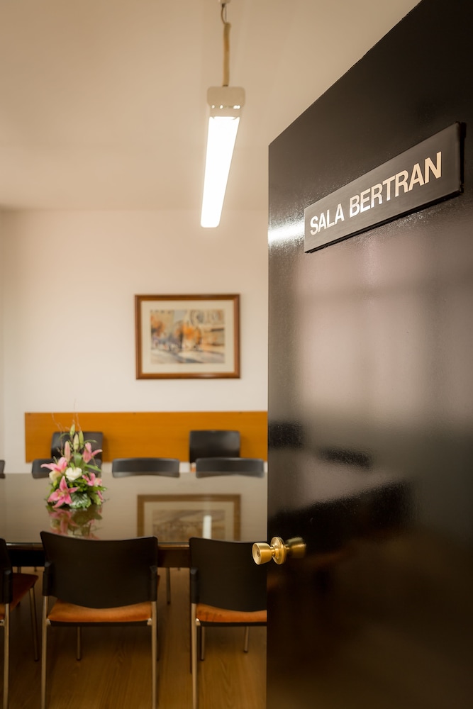 Aparthotel Bertran 88/109