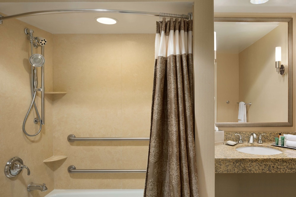 Hilton St. Louis Frontenac 23/76