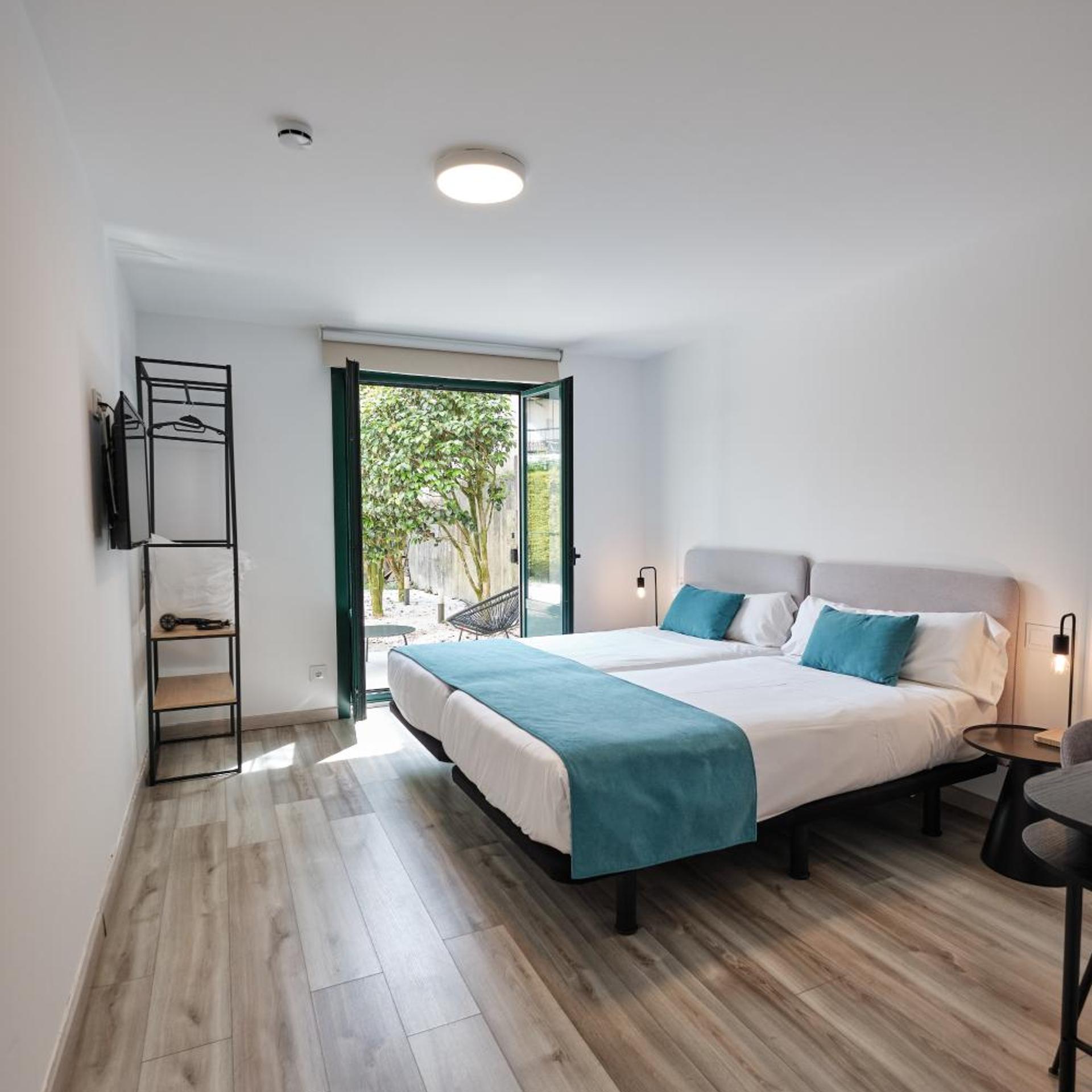 Room, Double or Twin Bed