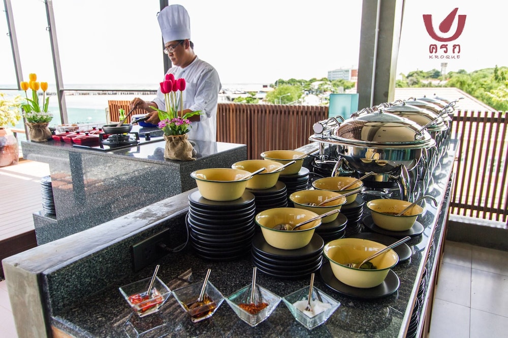 Kroque Boutique Bistro 51/71