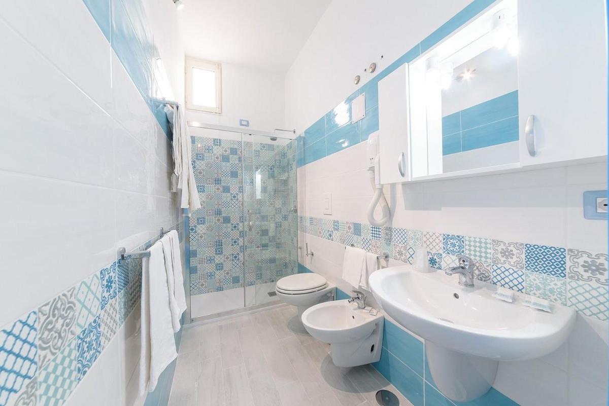 غرفة بسرير مزدوج بشرفة، HOTEL CELESTE 5/5