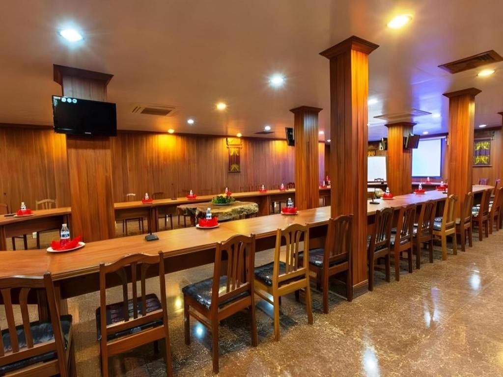 Asia Hotel 42/45