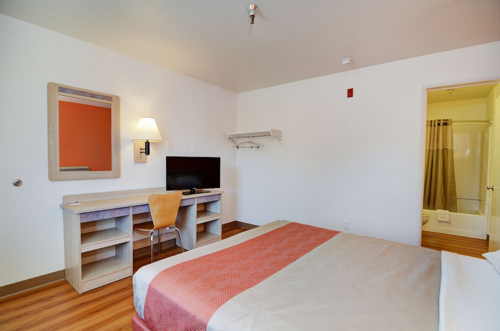 Motel6 Twentynine Palms, CA 12/43