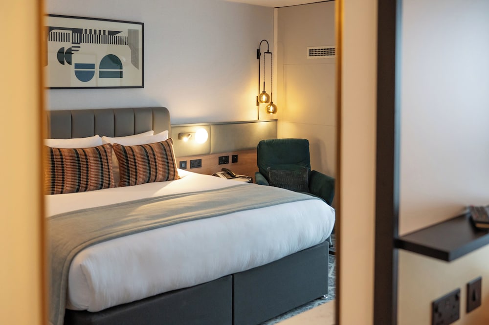 PREMIUM, KING BED, CLUB LOUNGE ACCESS, CLUB FLOOR