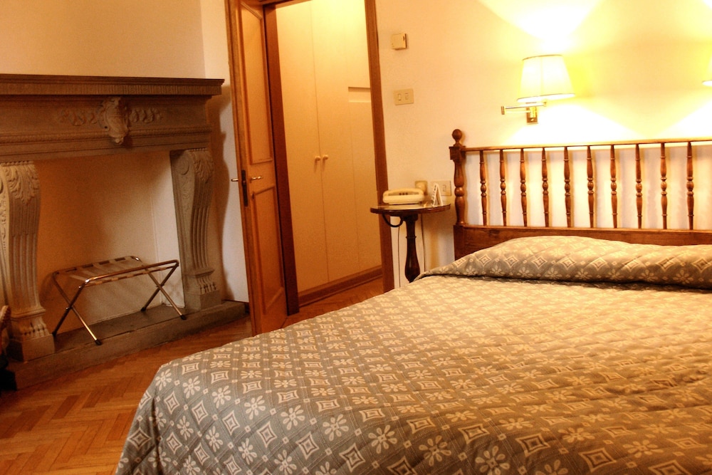 Classic Hotel 7/66
