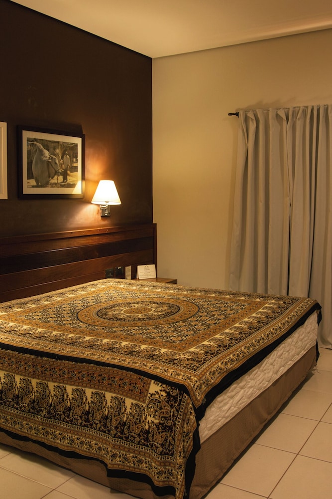 TAJ HOTEL 12/50