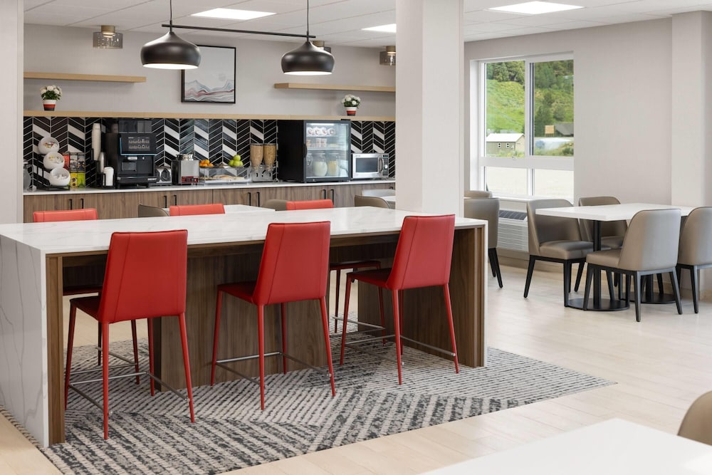 Hawthorn Extended Stay by Wyndham Alpine 38/49