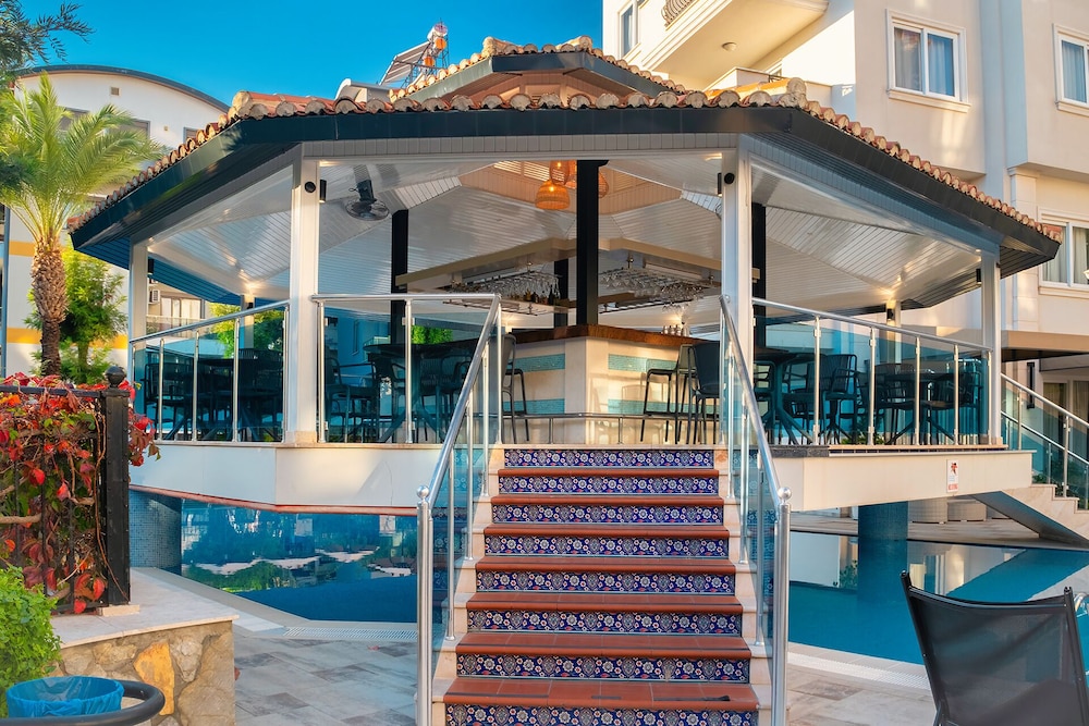 Villa Sunflower Hotel 4/50